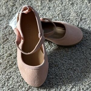 Old navy pink Velcro closure shoes. Size 7 toddler girls.